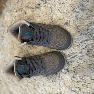 Kids Jordan sneaker but fits a woman size 7